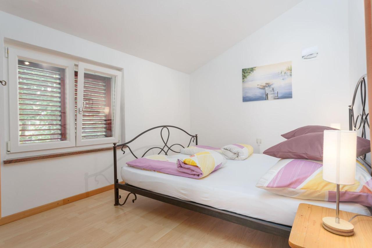 Apartment Marko Kornić Екстериор снимка